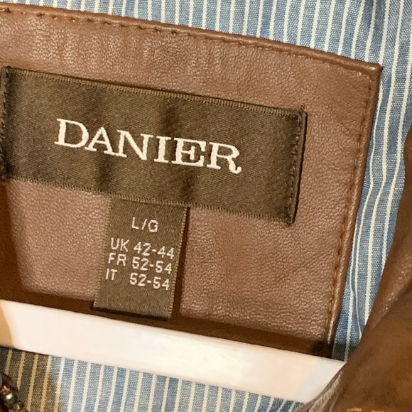 Danier Men’s Large Brown Soft Leather Coat - Picture 3 of 3